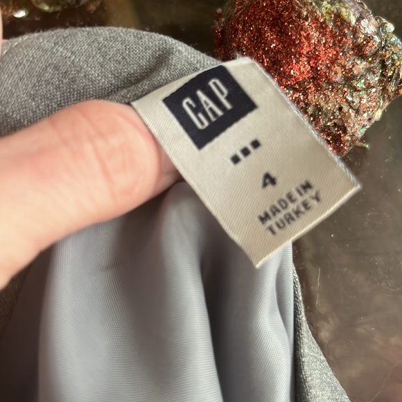 Grey pin stripe Skirt with slight flare - back zipper - 4 - Picture 7 of 8